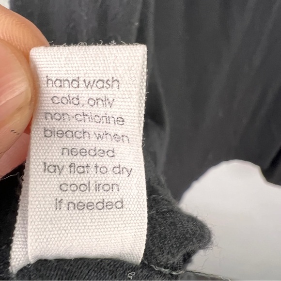 SOCIALITE Black Mock Turtleneck asymmetrical Tunic. sleeveless. 95% Rayon - Picture 7 of 7